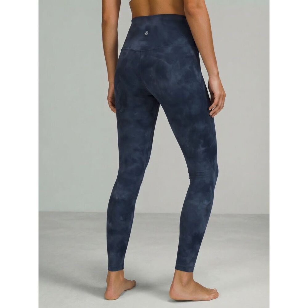 Lululemon High Rise Leggings Size 4 Blue Pattern Yoga Training Lounge